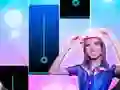 Igra Ana emilia Piano Tiles spletu