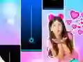 Igra Maria Clara e JP Piano Game Tiles spletu