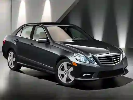 Igra E-Class Sedan Puzz spletu