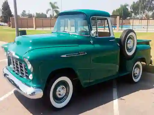 Igra Classic Trucks Puzzle spletu