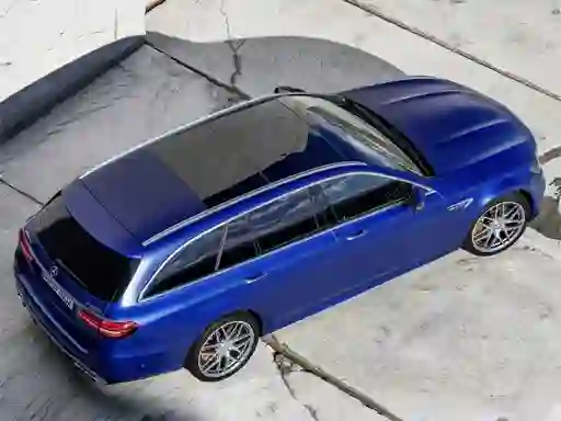 Igra Mercedes Benz E63 Amg Estate Slide spletu