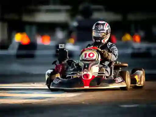 Igra Kart Karting spletu