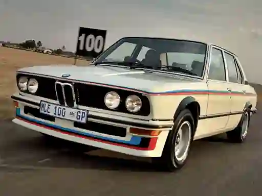 Igra BMW 530 MLE spletu