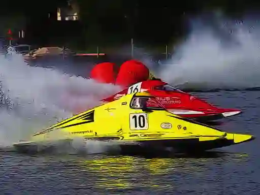 Igra Motor Racing Boat spletu