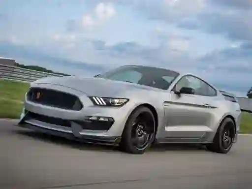 Igra Mustang Shelby Puzzle spletu