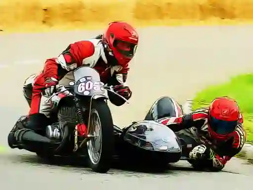 Igra Sidecar Racing Puzzle spletu